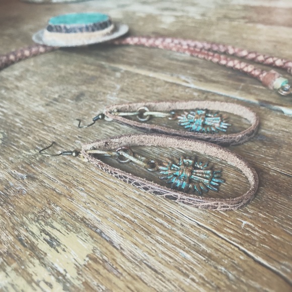 Necklace Fire Agate Bolo Two Piece - Picture 11 of 14